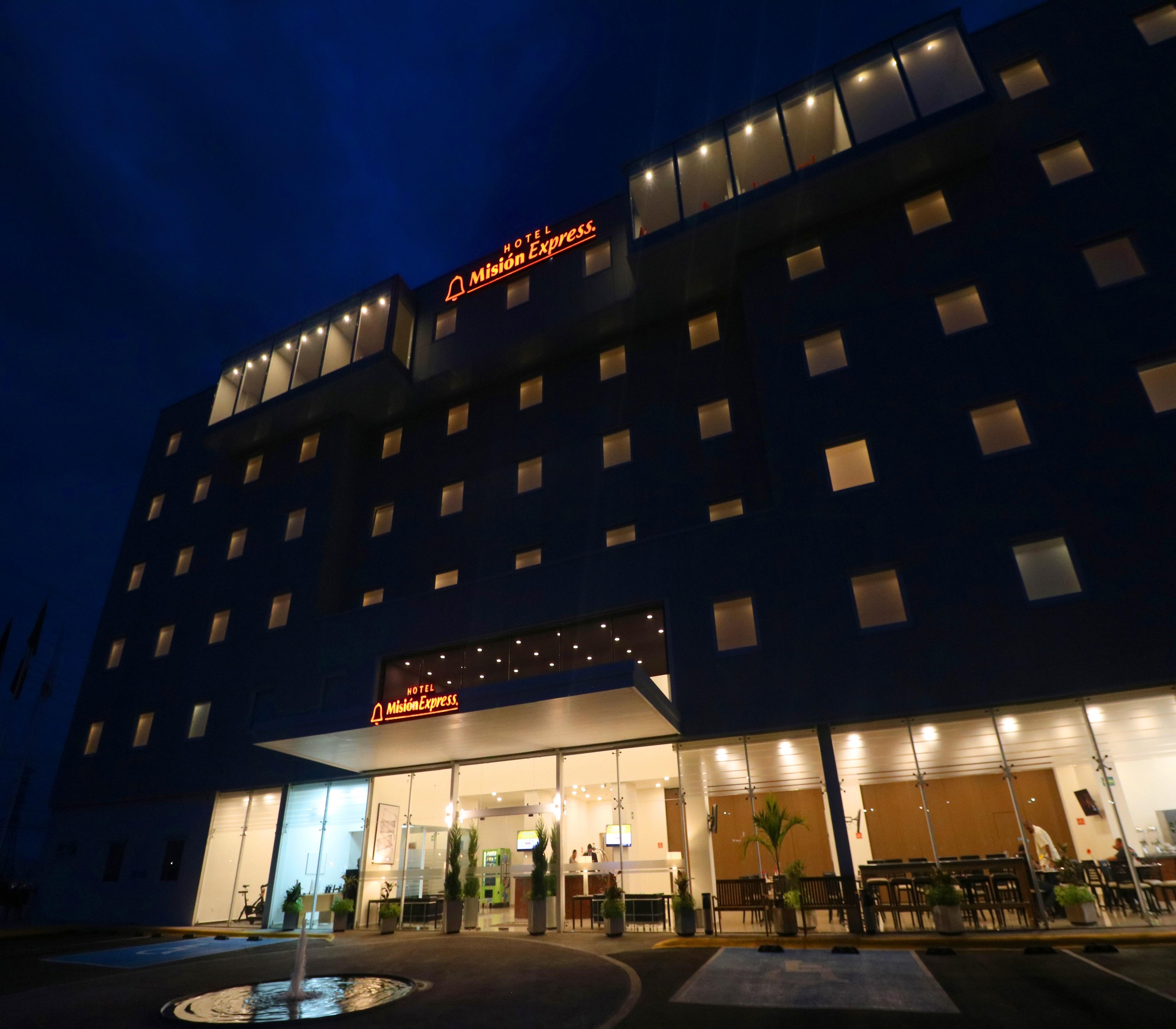 Hotel Mision Express Querétaro Extérieur photo