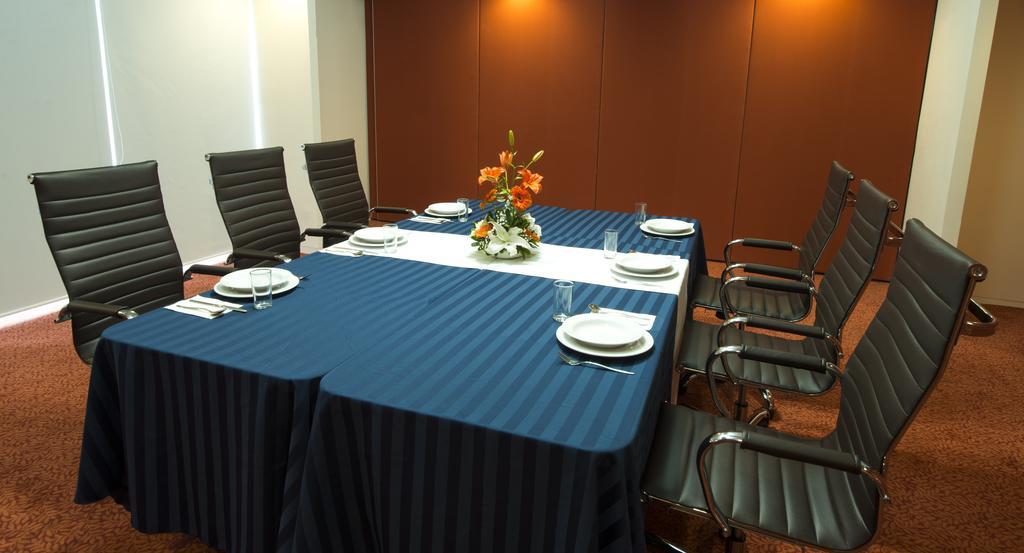 Hotel Mision Express Querétaro Extérieur photo