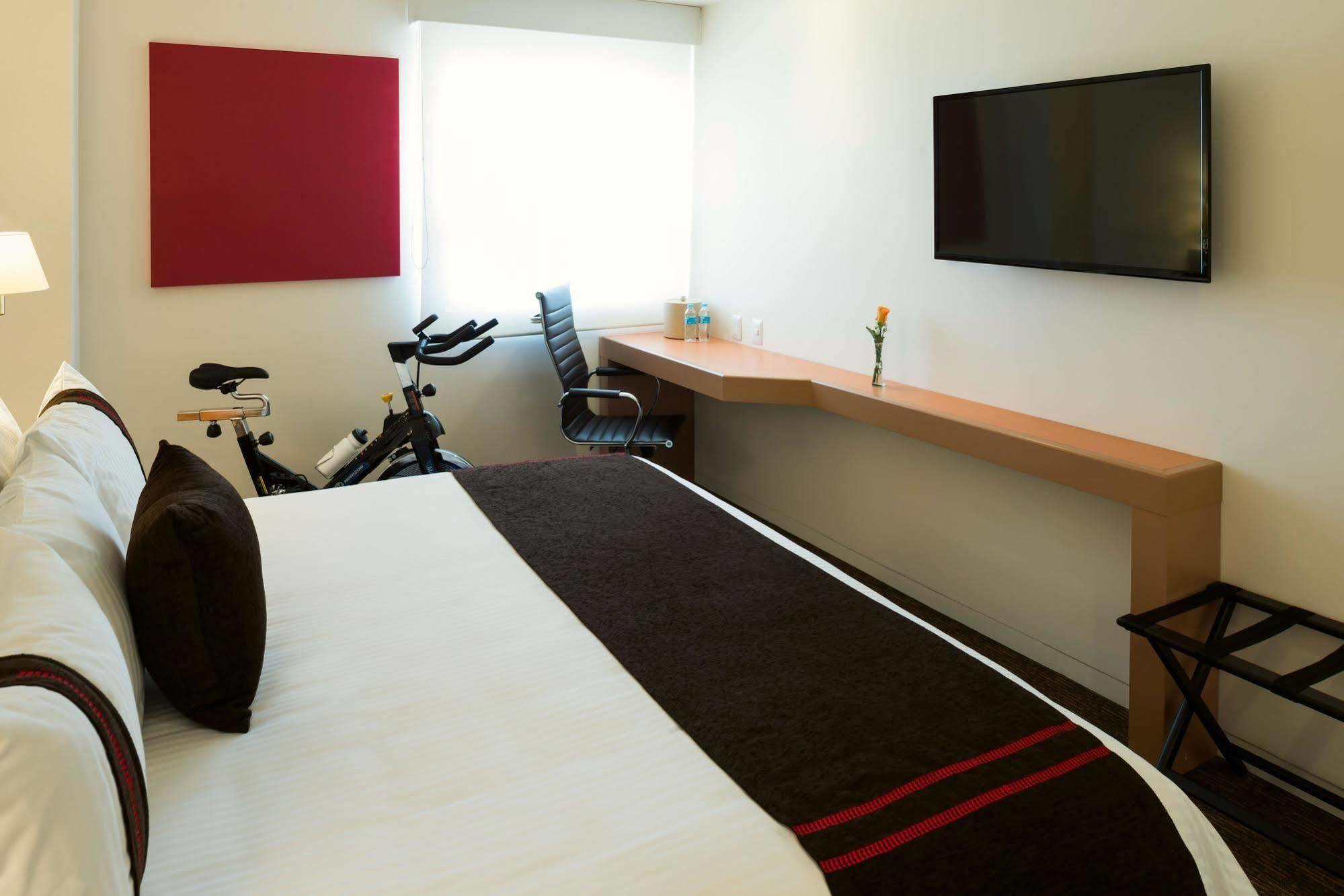 Hotel Mision Express Querétaro Extérieur photo