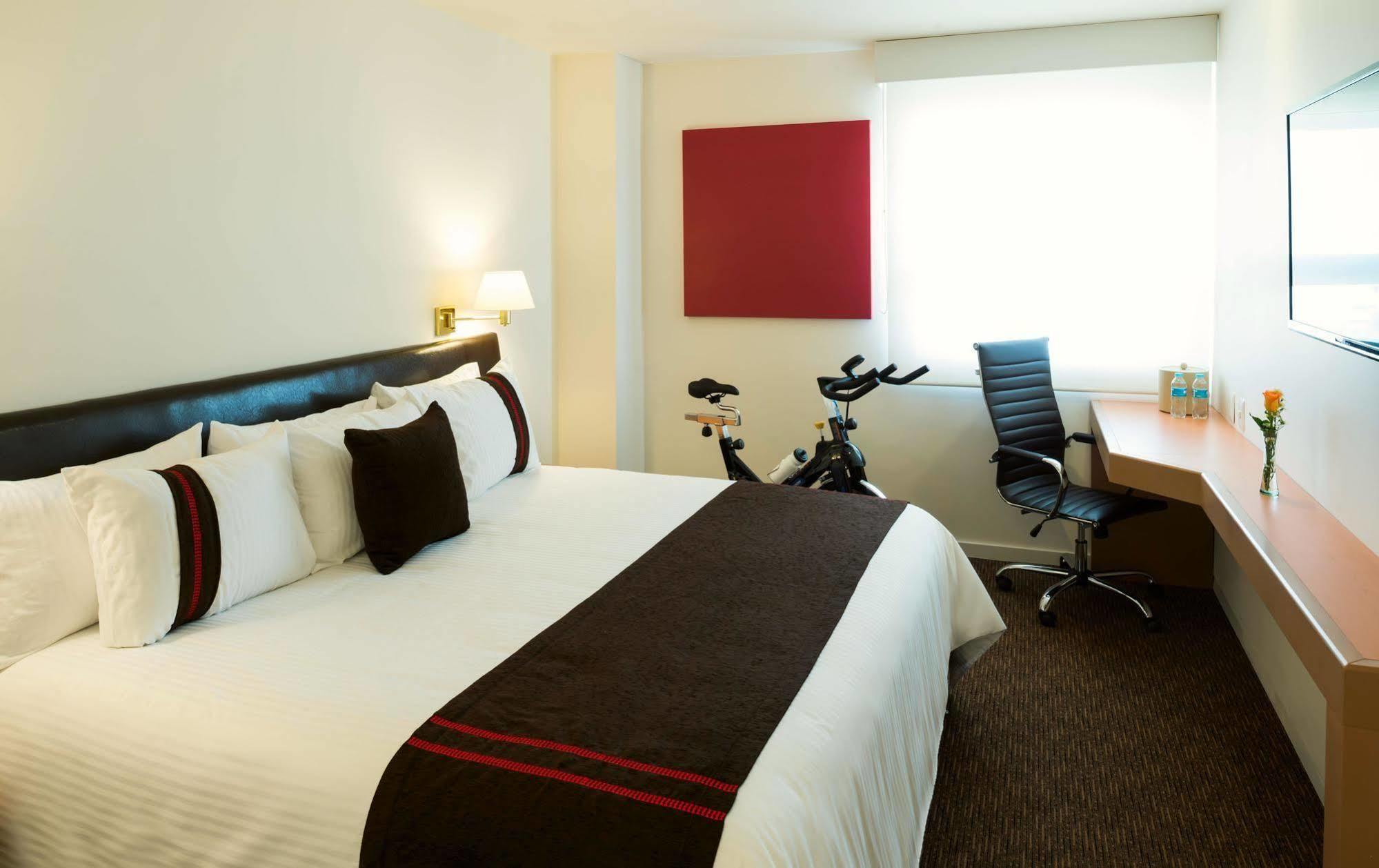Hotel Mision Express Querétaro Extérieur photo