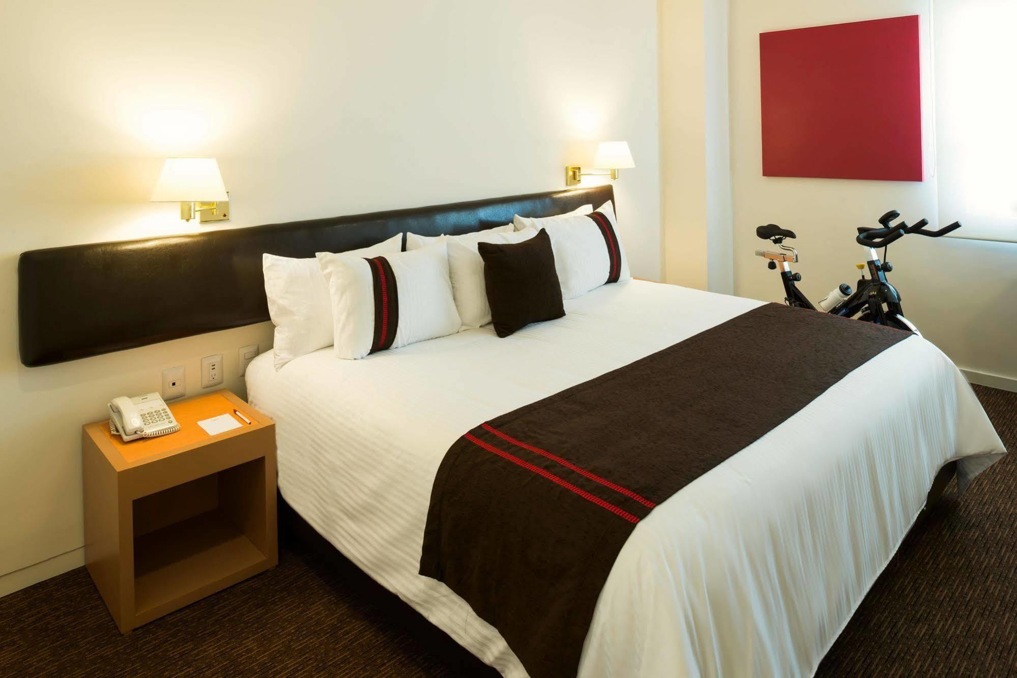 Hotel Mision Express Querétaro Extérieur photo